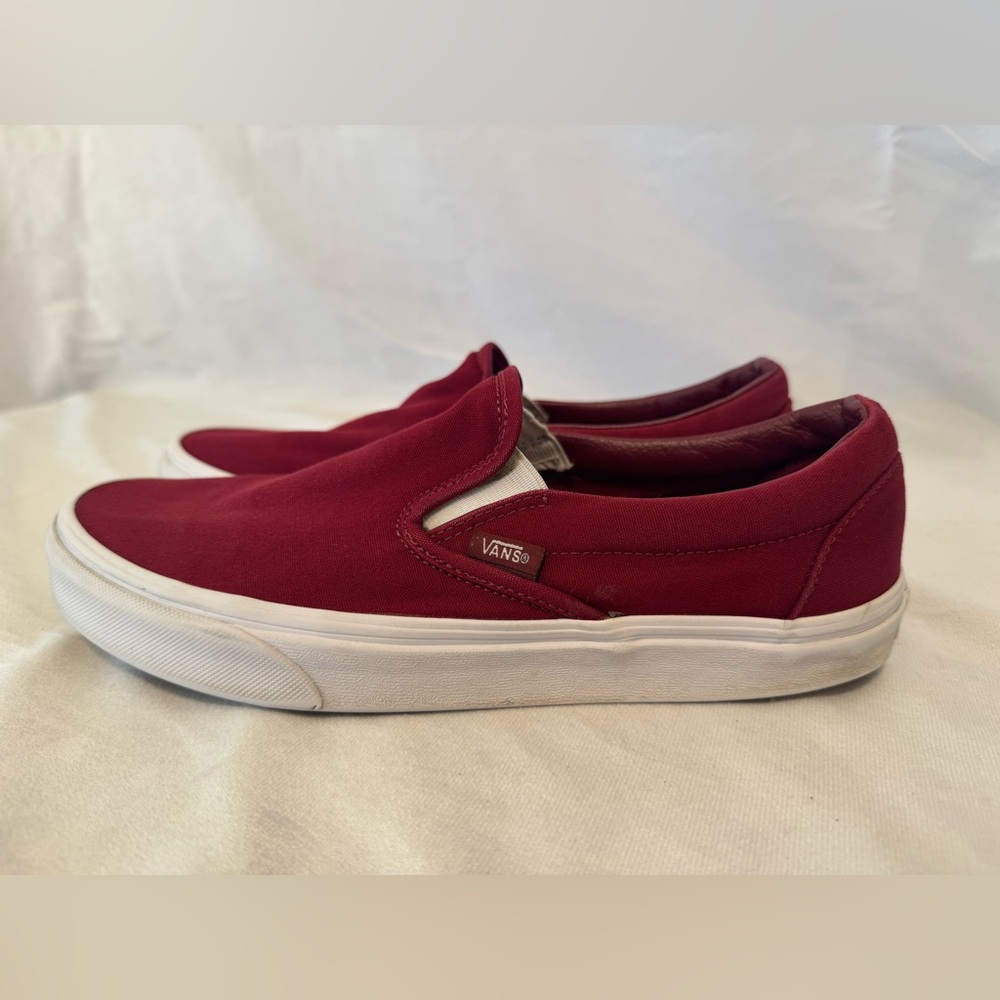 Vans Burgundy Slip on Sneakers Men’s 9 Women’s 10.5